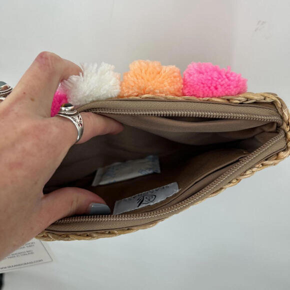 Women's Sea & Grass NWT Eva Handwoven Wristlet Clutch Pompom Natural/Pink Purse - Picture 4 of 4